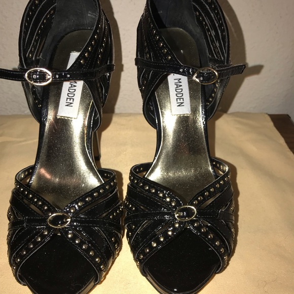 Steve Madden Black w/ Gold Studs - Picture 2 of 6